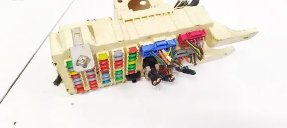 Hyundai Santa Fe Fuse box set 919502B200 91950-2B200