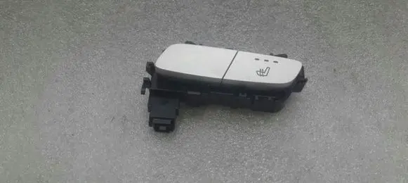 Mercedes-Benz C W205 Seat heating switch A2139057502