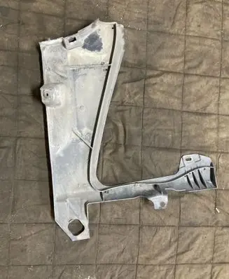 Citroen C5 Front underbody cover/under tray 9682871680