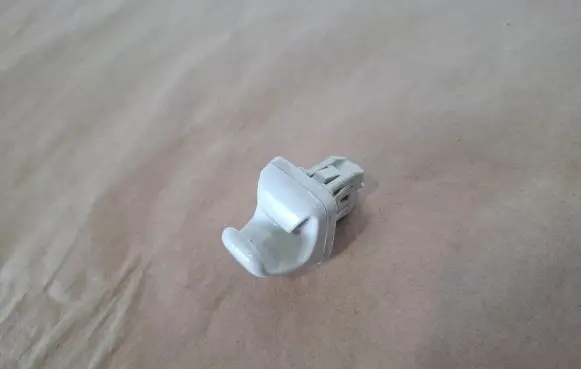 Sun visor clip/hook/bracket