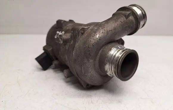 BMW X3 F25 Water pump 11517583836 11518635092