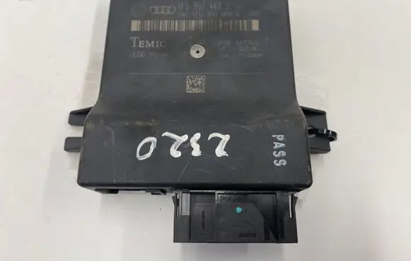 Audi A6 S6 C6 4F Gateway control module 4F0907468D