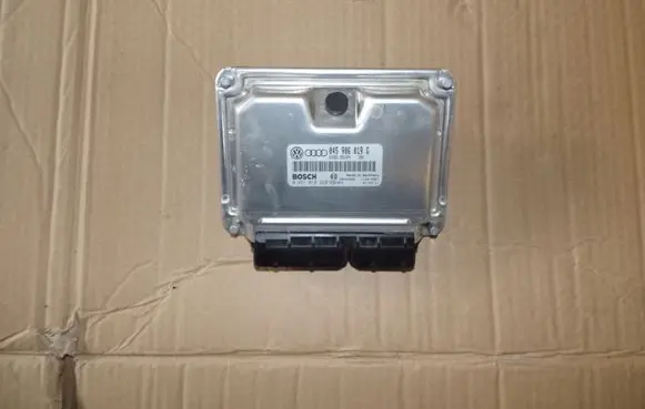 Audi A2 Engine control unit/module 0281010220