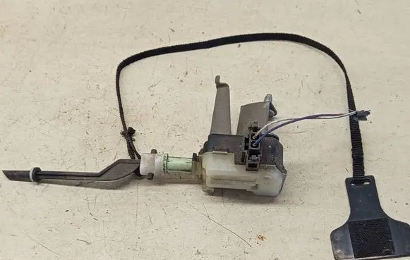 Toyota Avensis T250 Fuel tank cap lock motor 7703005011