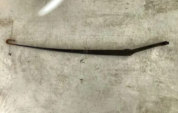 Front wiper blade arm