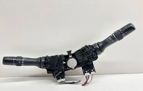 Toyota Auris 150 Wiper turn signal indicator stalk/switch 173832 17F144 17F247