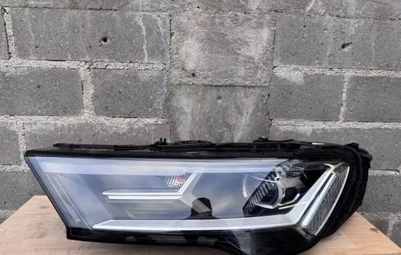 Audi Q7 4M Headlight/headlamp 4M0941011C