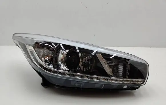 KIA Ceed Headlight/headlamp 92102A2220