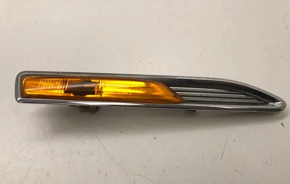 Ford Mondeo MK IV Front fender indicator light 7S7113K354BD C95YC
