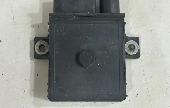 BMW X5 E70 Glow plug pre-heat relay 7801201 7788327