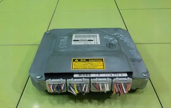 Toyota Prius (XW20) Engine control unit/module 8951047050