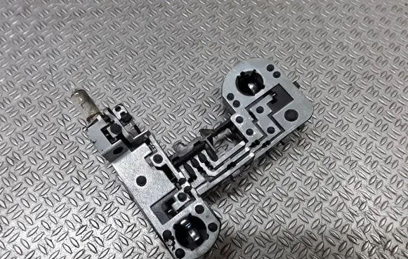 Volkswagen Touareg I Tail light bulb cover holder 7L6945259A