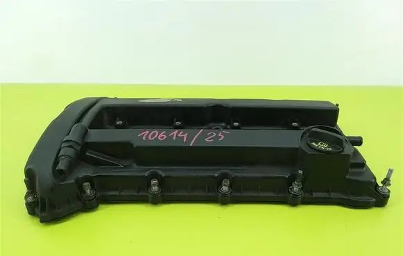 Dodge Caliber Rocker cam cover 04884760