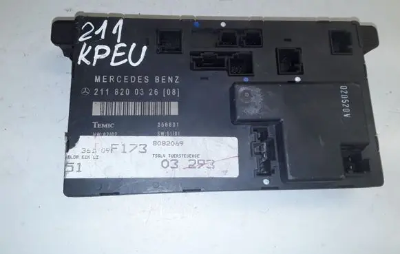 Mercedes-Benz E W211 Door control unit/module 2118200326