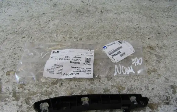 Opel Astra K Front bumper mounting bracket 39020436
