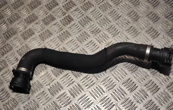 BMW 4 F32 F33 Engine coolant pipe/hose 8513332