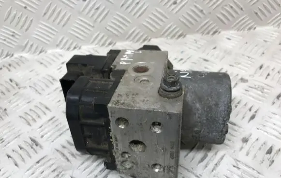 Nissan Patrol Y61 ABS Pump 47660VB000