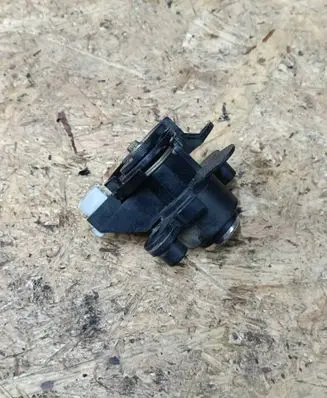 BMW 3 E46 Tailgate exterior lock 8241088