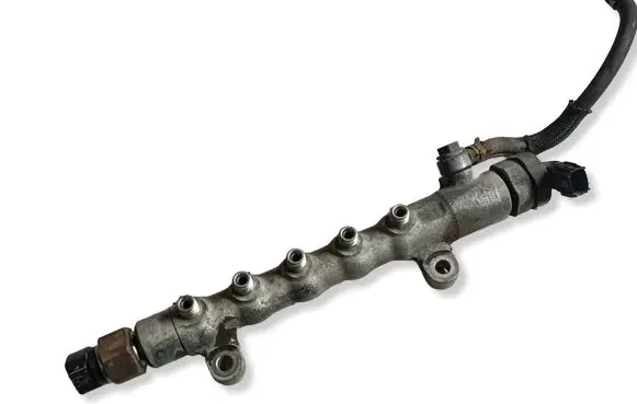 Toyota Avensis T270 Fuel distributor 