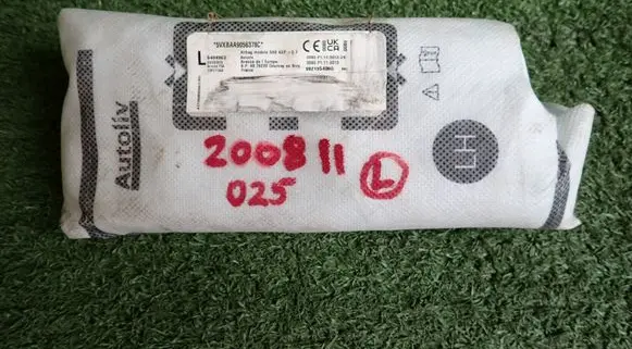 Peugeot 2008 II Seat airbag 