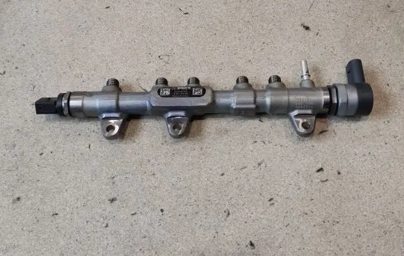 BMW 4 F36 Gran coupe Fuel main line pipe 8514154