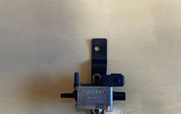 Audi A4 S4 B6 8E 8H Turbo solenoid valve 028906283H