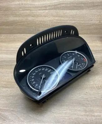 BMW 5 E60 E61 Speedometer (instrument cluster) 9153751