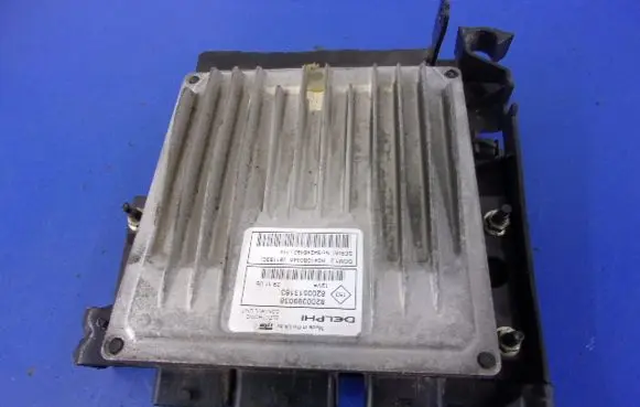 Renault Megane II Engine control unit/module ECU 8200399038