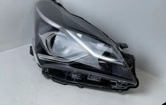 Toyota Yaris Headlight/headlamp
