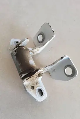 Dodge Durango Front door lower hinge 