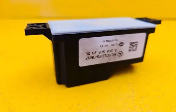Mercedes-Benz C W205 Voltage converter/converter module A2059052809