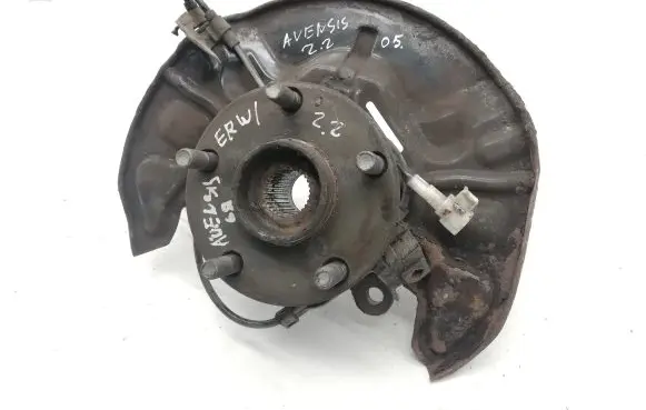 Toyota Avensis T250 Front wheel hub