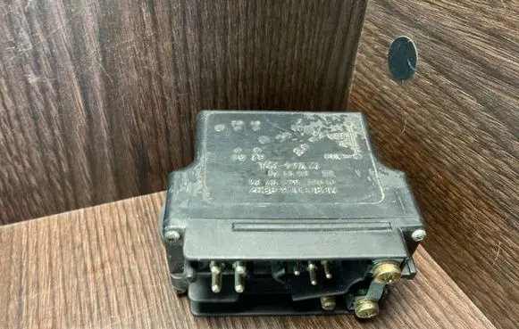 Mercedes-Benz Sprinter W901 W902 W903 W904 Glow plug pre-heat relay 0015459732
