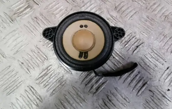 Mercedes-Benz A W176 Panel speaker A2468200202 90008010708 ZGS00109816
