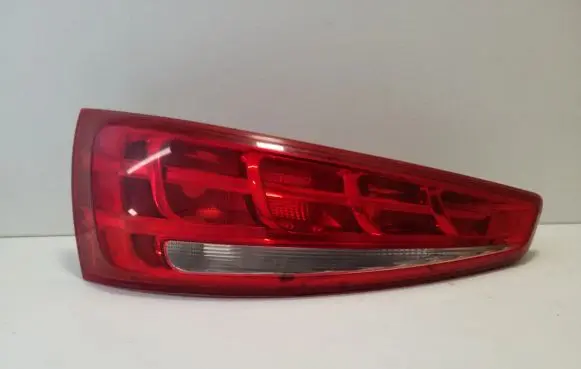 Audi Q3 8U Tailgate rear/tail lights 8U0945093