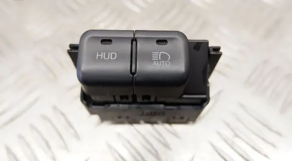 Toyota Prius (XW50) Light switch 8401047490