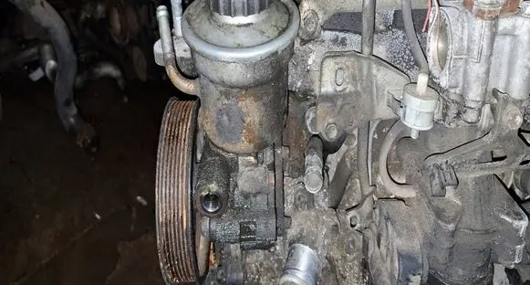 Toyota Avensis T250 Power steering pump 