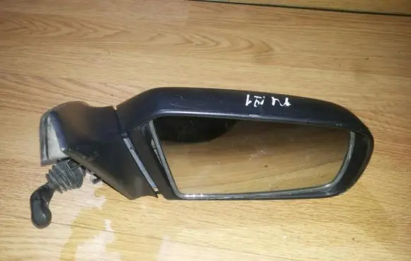 Mazda 121 Front door electric wing mirror