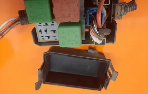 Opel Combo C Fuse box set 13208243