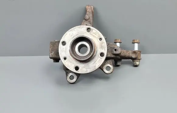 Dacia Sandero II Front wheel hub