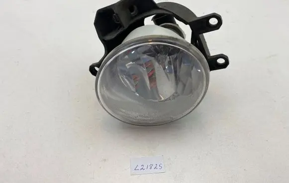 Toyota Yaris Front fog light 8121002110 90008490 18052016