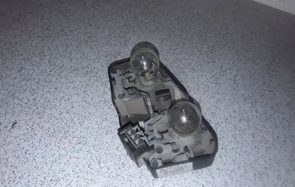 BMW 3 E46 Tail light bulb cover holder 6907937