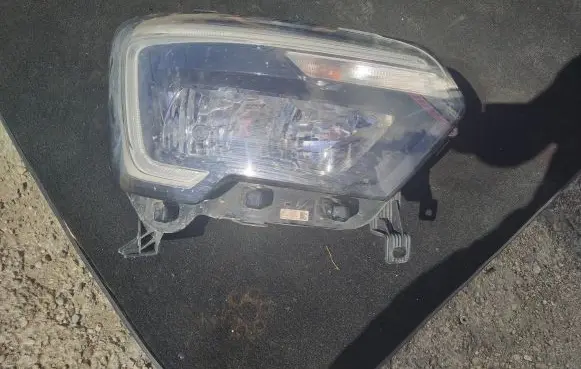Renault Master III Headlight/headlamp 260105567R