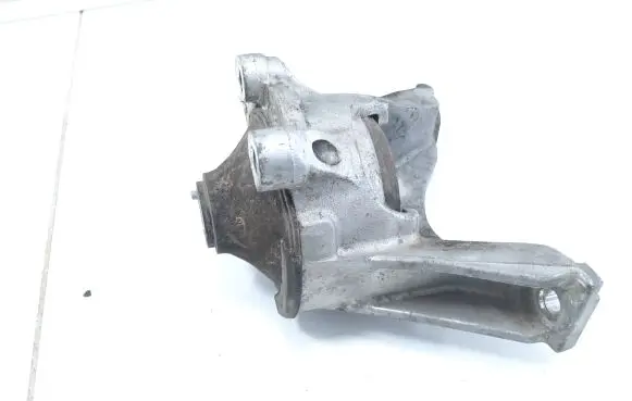 Honda CR-V Engine mount bracket PV090ZHF4