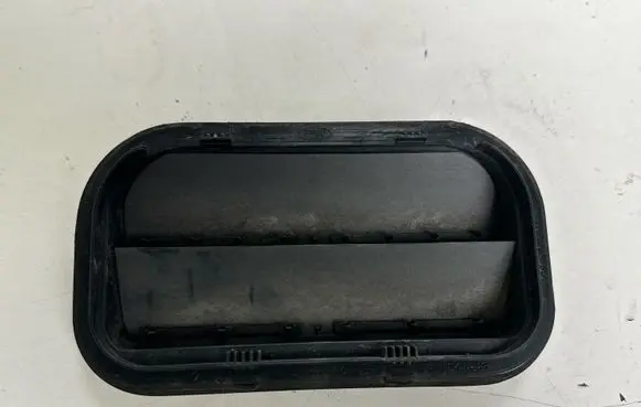 Ford Mustang VI Quarter panel pressure vent 3C3A54280B62