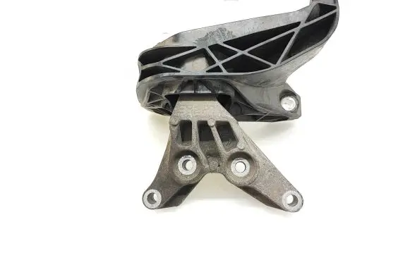 Peugeot 308 Engine mount bracket 008956ALU 091622101R