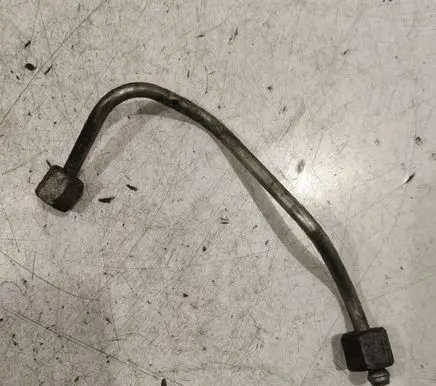 Fuel injector supply line/pipe