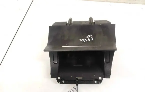 Glove box