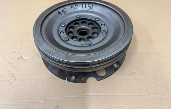 Audi A5 8T 8F Dual mass flywheel 0B5105317K