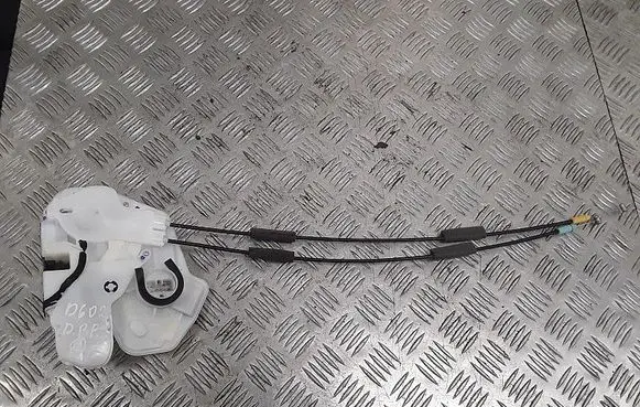 Mitsubishi L200 Front door lock 5715A974